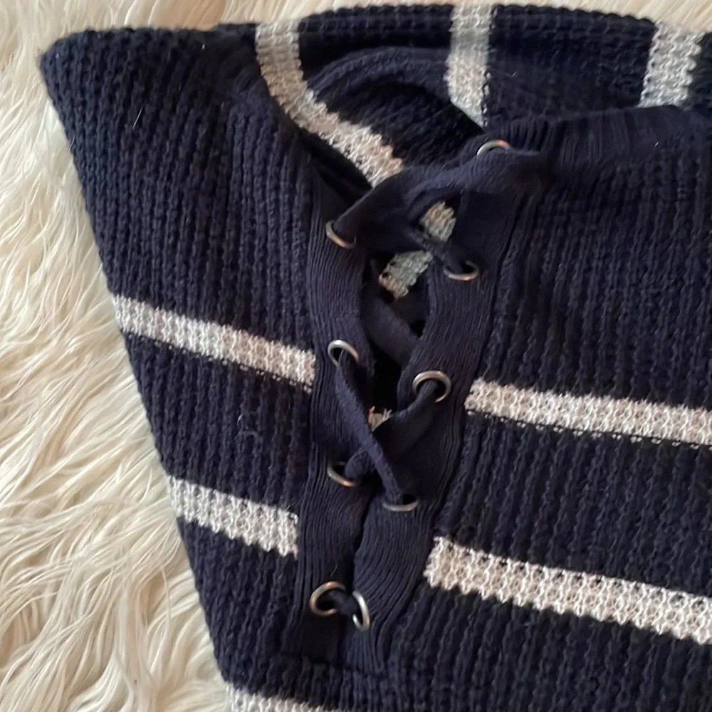 NWT American Eagle Lace Up Sweater Dress M - Picture 3 of 3